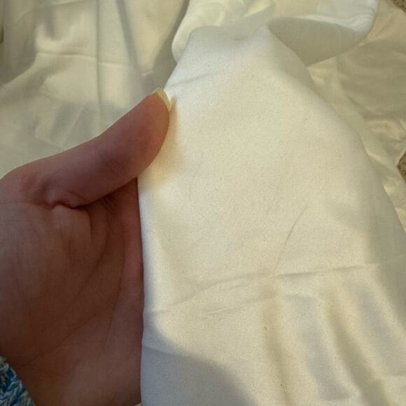 NWT L’amour Claudia White Lace Plunge Neckline Wedding Dress with Slit Size 6 - Picture 15 of 16